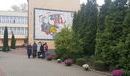 Ilustracja do artykułu: Powiatowe Centrum Animacji Społecznej złożyło kwiaty w miejscach pamięci w powiecie tomaszowskim