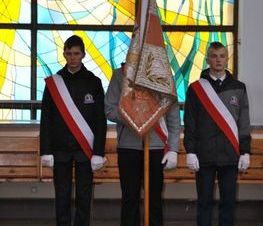 Zdjęcie z galerii: 	50-lecie powstania ZSP nr 3 w Tomaszowie Maz. oraz 10-lecie nadania szkole imienia Jana Pawła II
