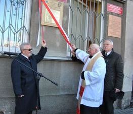 Zdjęcie z galerii: 	50-lecie powstania ZSP nr 3 w Tomaszowie Maz. oraz 10-lecie nadania szkole imienia Jana Pawła II