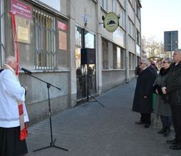 Zdjęcie z galerii: 	50-lecie powstania ZSP nr 3 w Tomaszowie Maz. oraz 10-lecie nadania szkole imienia Jana Pawła II