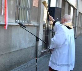 Zdjęcie z galerii: 	50-lecie powstania ZSP nr 3 w Tomaszowie Maz. oraz 10-lecie nadania szkole imienia Jana Pawła II