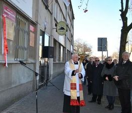 Zdjęcie z galerii: 	50-lecie powstania ZSP nr 3 w Tomaszowie Maz. oraz 10-lecie nadania szkole imienia Jana Pawła II