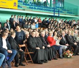 Zdjęcie z galerii: 	50-lecie powstania ZSP nr 3 w Tomaszowie Maz. oraz 10-lecie nadania szkole imienia Jana Pawła II