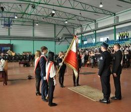 Zdjęcie z galerii: 	50-lecie powstania ZSP nr 3 w Tomaszowie Maz. oraz 10-lecie nadania szkole imienia Jana Pawła II