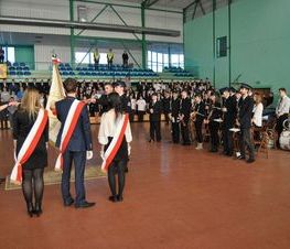 Zdjęcie z galerii: 	50-lecie powstania ZSP nr 3 w Tomaszowie Maz. oraz 10-lecie nadania szkole imienia Jana Pawła II