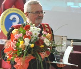 Zdjęcie z galerii: 	50-lecie powstania ZSP nr 3 w Tomaszowie Maz. oraz 10-lecie nadania szkole imienia Jana Pawła II