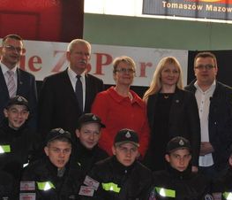 Zdjęcie z galerii: 	50-lecie powstania ZSP nr 3 w Tomaszowie Maz. oraz 10-lecie nadania szkole imienia Jana Pawła II