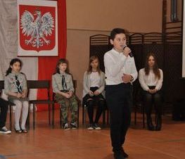 Zdjęcie z galerii:  Zespół Szkół w Osiedlu Niewiadów obchodziło 200-lecie Konstytucji Królestwa Polskiego