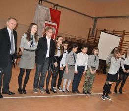 Zdjęcie z galerii:  Zespół Szkół w Osiedlu Niewiadów obchodziło 200-lecie Konstytucji Królestwa Polskiego