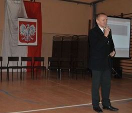 Zdjęcie z galerii:  Zespół Szkół w Osiedlu Niewiadów obchodziło 200-lecie Konstytucji Królestwa Polskiego