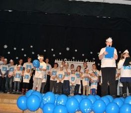Zdjęcie z galerii: Stowarzyszenie na Rzecz Autyzmu 'ISKIERKA' – 'Pokazujemy jak MALUJEMY ŚWIAT NA NIEBIESKO'