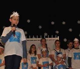 Zdjęcie z galerii: Stowarzyszenie na Rzecz Autyzmu 'ISKIERKA' – 'Pokazujemy jak MALUJEMY ŚWIAT NA NIEBIESKO'