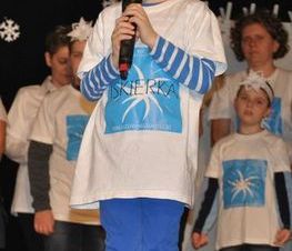 Zdjęcie z galerii: Stowarzyszenie na Rzecz Autyzmu 'ISKIERKA' – 'Pokazujemy jak MALUJEMY ŚWIAT NA NIEBIESKO'