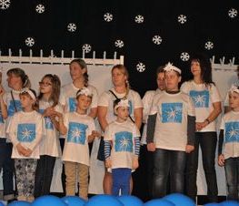 Zdjęcie z galerii: Stowarzyszenie na Rzecz Autyzmu 'ISKIERKA' – 'Pokazujemy jak MALUJEMY ŚWIAT NA NIEBIESKO'