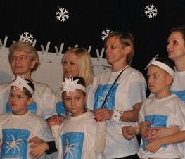 Zdjęcie z galerii: Stowarzyszenie na Rzecz Autyzmu 'ISKIERKA' – 'Pokazujemy jak MALUJEMY ŚWIAT NA NIEBIESKO'
