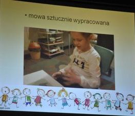 Zdjęcie z galerii: Stowarzyszenie na Rzecz Autyzmu 'ISKIERKA' – 'Pokazujemy jak MALUJEMY ŚWIAT NA NIEBIESKO'