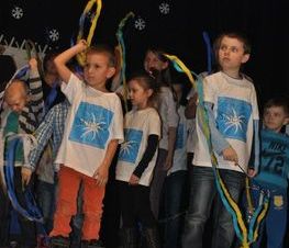 Zdjęcie z galerii: Stowarzyszenie na Rzecz Autyzmu 'ISKIERKA' – 'Pokazujemy jak MALUJEMY ŚWIAT NA NIEBIESKO'