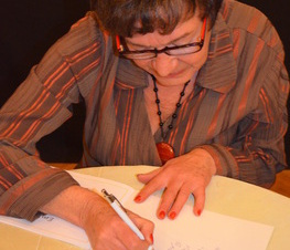 Zdjęcie z galerii: Spotkanie z Emilią Tesz - tomaszowską poetką w DOK-u