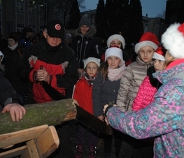 Zdjęcie z galerii: 	Świąteczny kiermasz emdeku