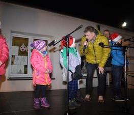 Zdjęcie z galerii: 	Świąteczny kiermasz emdeku