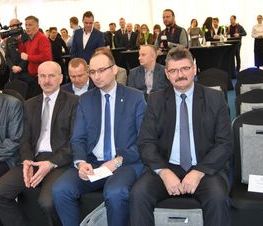 Zdjęcie z galerii: Uroczyste wmurowanie kamienia węgielnego pod budowę Galerii Tomaszów