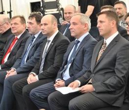 Zdjęcie z galerii: Uroczyste wmurowanie kamienia węgielnego pod budowę Galerii Tomaszów