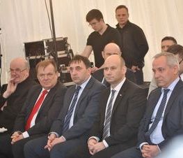 Zdjęcie z galerii: Uroczyste wmurowanie kamienia węgielnego pod budowę Galerii Tomaszów