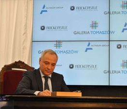 Zdjęcie z galerii: Uroczyste wmurowanie kamienia węgielnego pod budowę Galerii Tomaszów