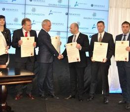 Zdjęcie z galerii: Uroczyste wmurowanie kamienia węgielnego pod budowę Galerii Tomaszów
