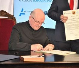 Zdjęcie z galerii: Uroczyste wmurowanie kamienia węgielnego pod budowę Galerii Tomaszów