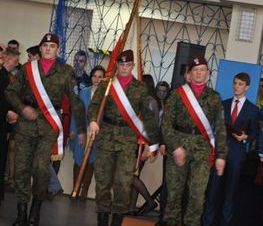 Zdjęcie z galerii: Uroczyste otwarcie hali sportowej w ZSP nr 1 w Tomaszowie Mazowieckim