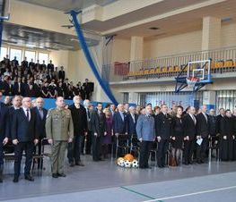 Zdjęcie z galerii: Uroczyste otwarcie hali sportowej w ZSP nr 1 w Tomaszowie Mazowieckim