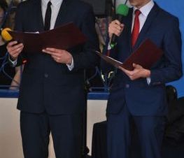 Zdjęcie z galerii: Uroczyste otwarcie hali sportowej w ZSP nr 1 w Tomaszowie Mazowieckim