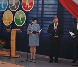 Zdjęcie z galerii: Uroczyste otwarcie hali sportowej w ZSP nr 1 w Tomaszowie Mazowieckim