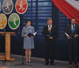 Zdjęcie z galerii: Uroczyste otwarcie hali sportowej w ZSP nr 1 w Tomaszowie Mazowieckim