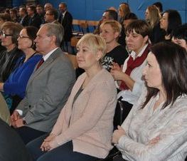 Zdjęcie z galerii: Uroczyste otwarcie hali sportowej w ZSP nr 1 w Tomaszowie Mazowieckim