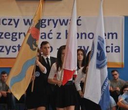 Zdjęcie z galerii: Uroczyste otwarcie hali sportowej w ZSP nr 1 w Tomaszowie Mazowieckim