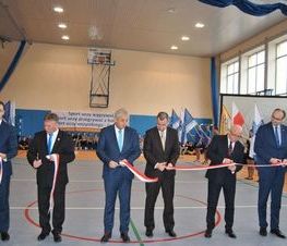 Zdjęcie z galerii: Uroczyste otwarcie hali sportowej w ZSP nr 1 w Tomaszowie Mazowieckim
