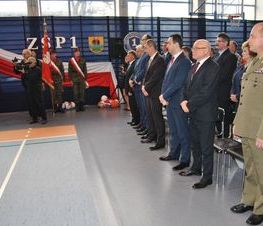 Zdjęcie z galerii: Uroczyste otwarcie hali sportowej w ZSP nr 1 w Tomaszowie Mazowieckim