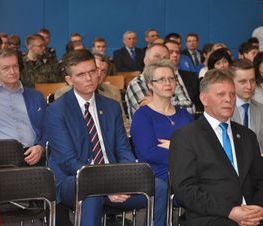 Zdjęcie z galerii: Uroczyste otwarcie hali sportowej w ZSP nr 1 w Tomaszowie Mazowieckim