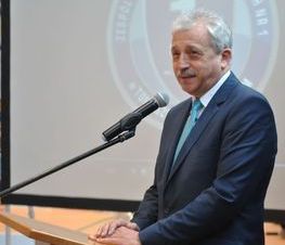 Zdjęcie z galerii: Uroczyste otwarcie hali sportowej w ZSP nr 1 w Tomaszowie Mazowieckim