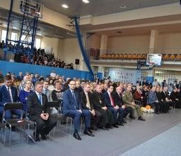 Zdjęcie z galerii: Uroczyste otwarcie hali sportowej w ZSP nr 1 w Tomaszowie Mazowieckim
