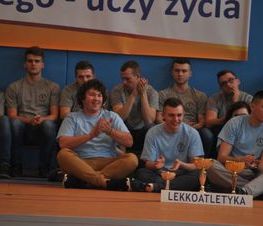 Zdjęcie z galerii: Uroczyste otwarcie hali sportowej w ZSP nr 1 w Tomaszowie Mazowieckim