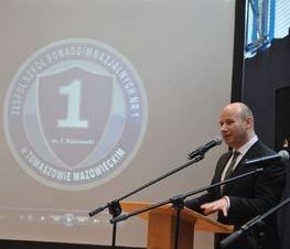 Zdjęcie z galerii: Uroczyste otwarcie hali sportowej w ZSP nr 1 w Tomaszowie Mazowieckim