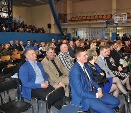 Zdjęcie z galerii: Uroczyste otwarcie hali sportowej w ZSP nr 1 w Tomaszowie Mazowieckim