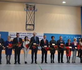 Zdjęcie z galerii: Uroczyste otwarcie hali sportowej w ZSP nr 1 w Tomaszowie Mazowieckim
