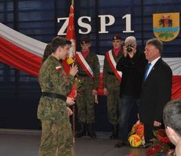 Zdjęcie z galerii: Uroczyste otwarcie hali sportowej w ZSP nr 1 w Tomaszowie Mazowieckim