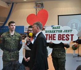 Zdjęcie z galerii: Uroczyste otwarcie hali sportowej w ZSP nr 1 w Tomaszowie Mazowieckim