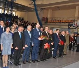 Zdjęcie z galerii: Uroczyste otwarcie hali sportowej w ZSP nr 1 w Tomaszowie Mazowieckim