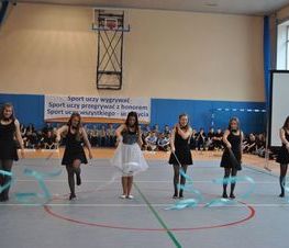 Zdjęcie z galerii: Uroczyste otwarcie hali sportowej w ZSP nr 1 w Tomaszowie Mazowieckim
